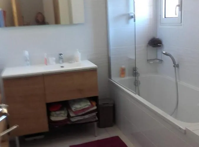 Apartment Le Calme Au Coeur De La Nimes